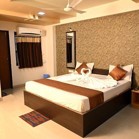 Somnāth Hotel Sukh Sagar מראה חיצוני תמונה