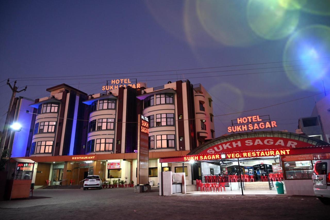 Somnāth Hotel Sukh Sagar מראה חיצוני תמונה