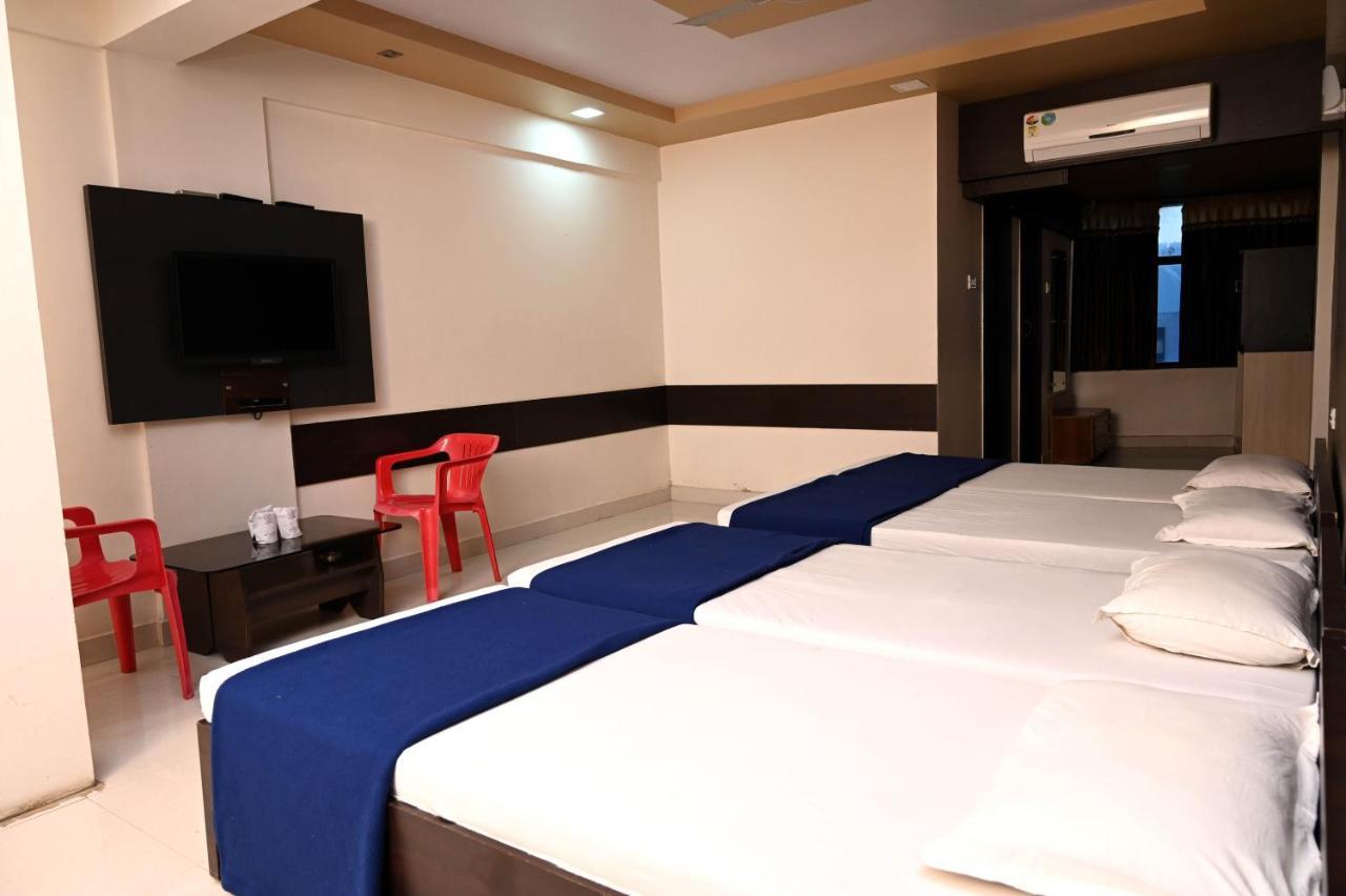 Somnāth Hotel Sukh Sagar מראה חיצוני תמונה